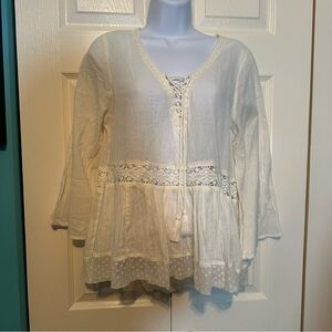 Elegant Cream Lace-Trimmed Women's Top Boho Size‎ Medium
